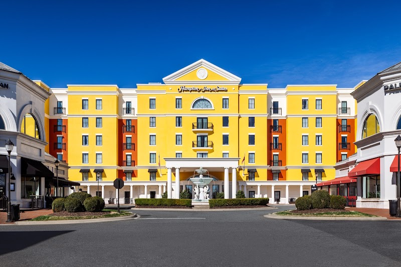 Hampton Inn & Suites South Park at Phillips Place — SouthPark / Phillips Place