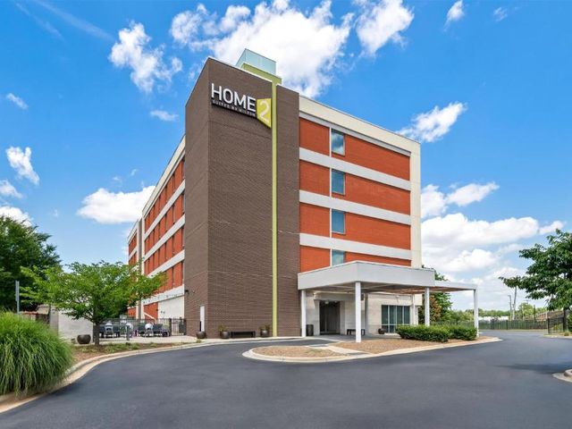 Home2 Suites by Hilton Charlotte Airport — 2.6 km from the airport