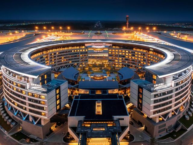 Tianfu Joyhub Air Hotel — 1.5 km from the airport