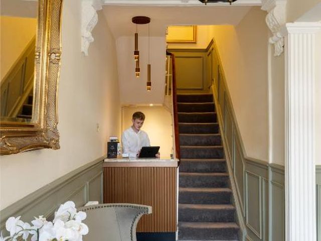 Stone Villa — 3.2 km away from Chester Zoo