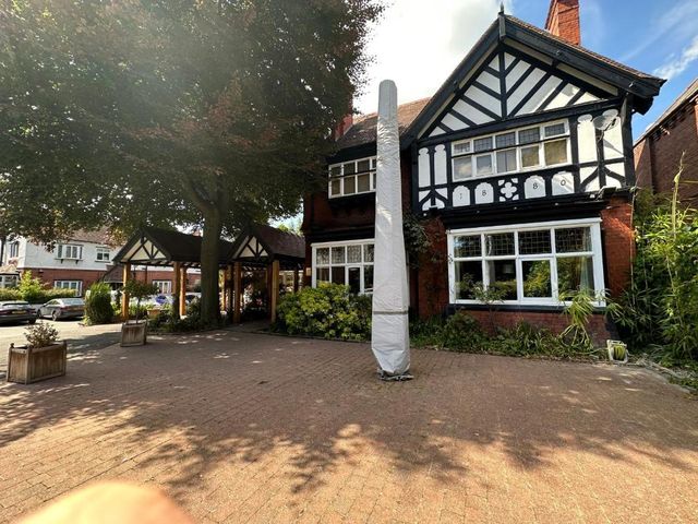 The Chester House Hotel - Previously Chester Court Hotel — 3 km away from Chester Zoo