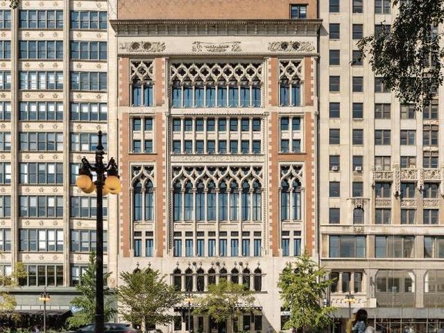 Chicago Athletic Association, part of Hyatt — 700 m away from Lollapalooza Chicago