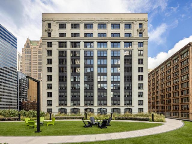 Hilton Garden Inn- Chicago Central Loop — 100 m away from Willis Tower
