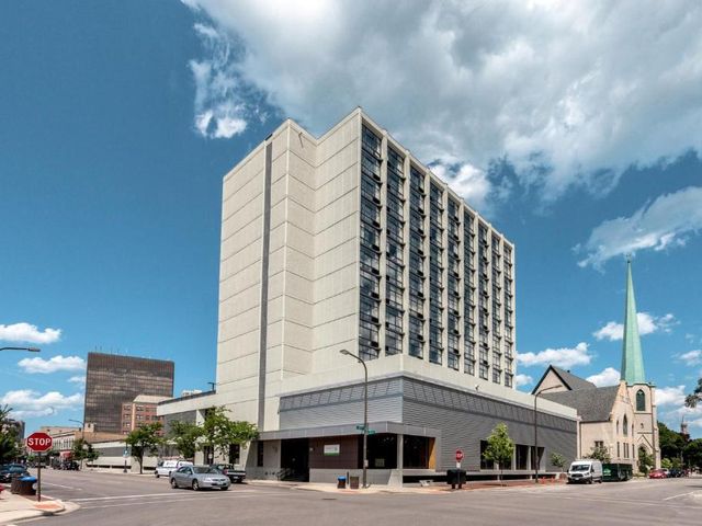 Holiday Inn Chicago North-Evanston by IHG — 700 m away from Northwestern University