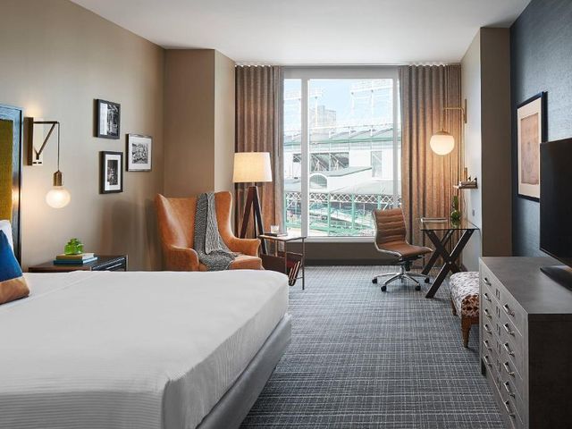Hotel Zachary, Chicago, a Tribute Portfolio Hotel — 100 m away from Wrigley Field