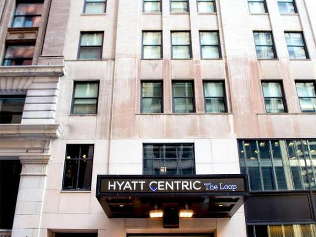 Hyatt Centric The Loop Chicago — 450 m away from Willis Tower