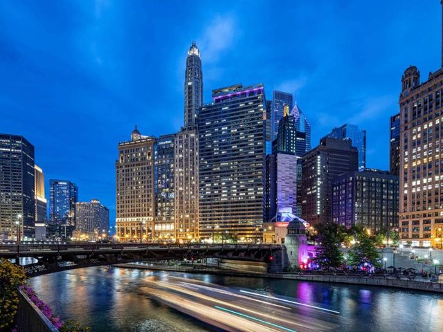 The Royal Sonesta Chicago Downtown — 500 m away from Millennium Park