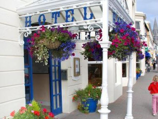 Foyles Hotel — 11.7 km away from Kylemore Abbey Connemara