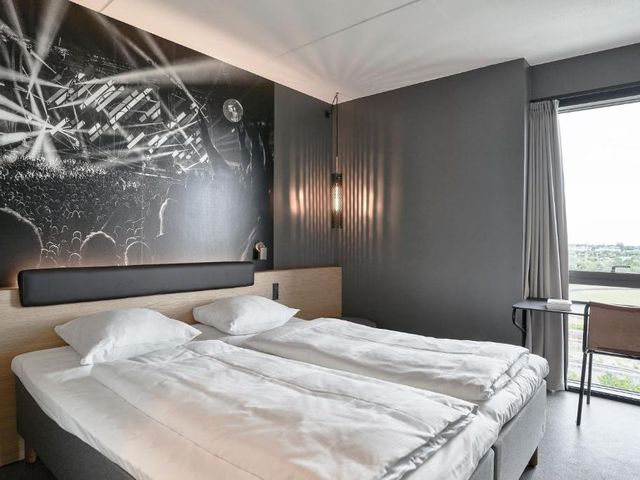 Four Points Flex by Sheraton Copenhagen Arena — 1.2 km away from Bella Center Copenhagen