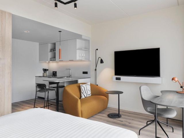 Residence Inn by Marriott Copenhagen Nordhavn — 1.9 km away from Telia Parken