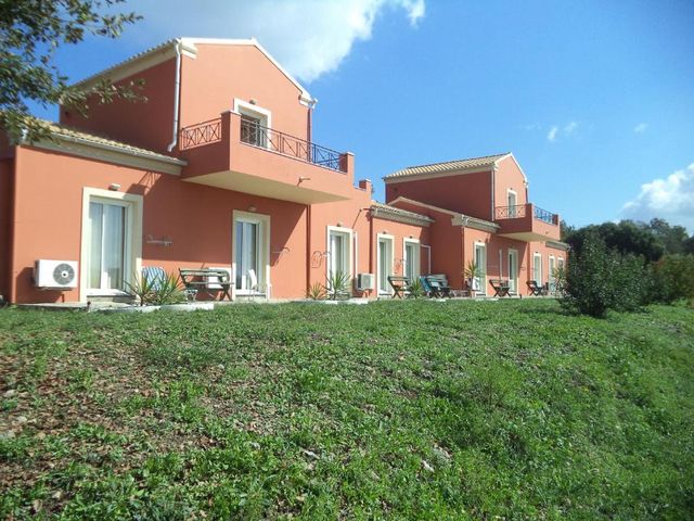 PULADES RESORT — 8.9 km away from Paleokastritsa Beach Corfu