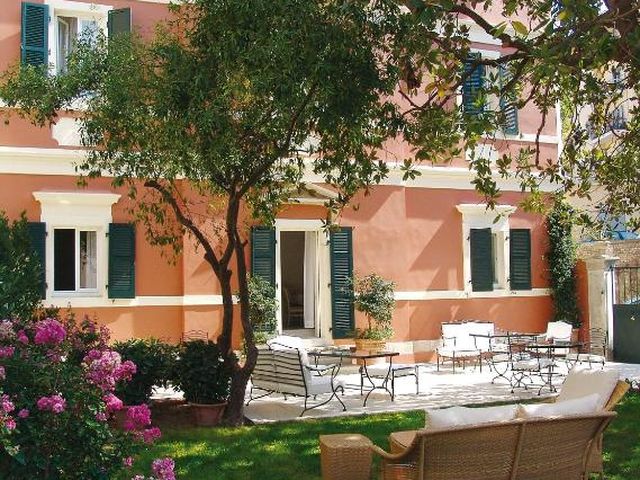 Siora Vittoria Boutique Hotel — 250 m away from Corfu Old Town