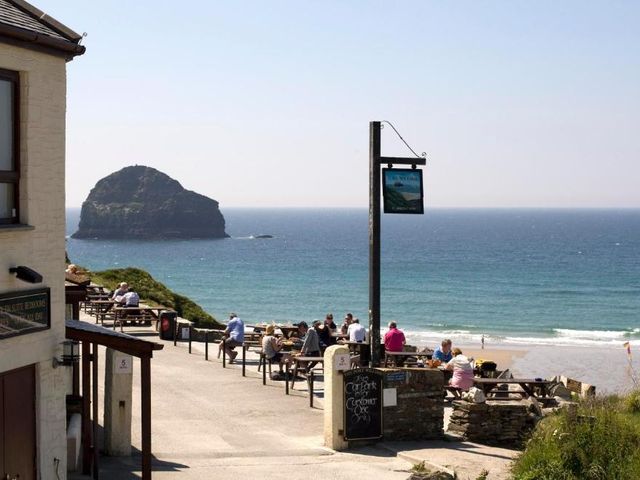 Port William Inn — 2.5 km away from Tintagel Castle Cornwall