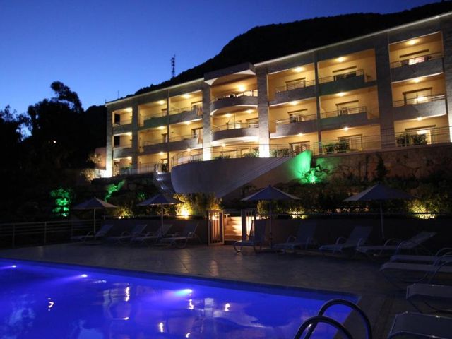 Hôtel et Résidence Costa Rossa — 200 m away from Calanques de Piana Corsica