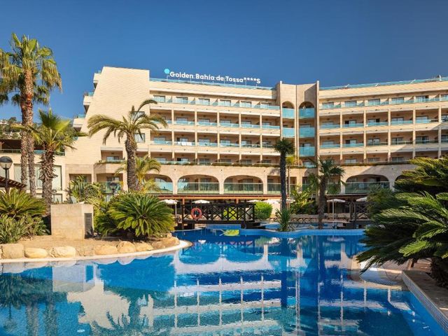 Golden Bahía de Tossa & Spa 4* Sup. — 900 m away from Tossa de Mar Castle