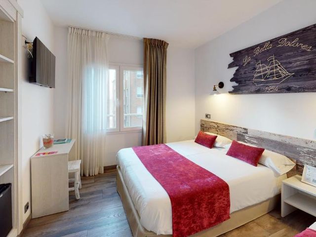 Hotel Bella Dolores — 350 m away from Lloret de Mar Beach