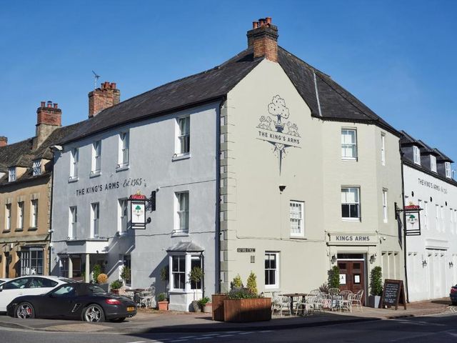 The Kings Arms — 800 m away from Blenheim Palace Cotswolds