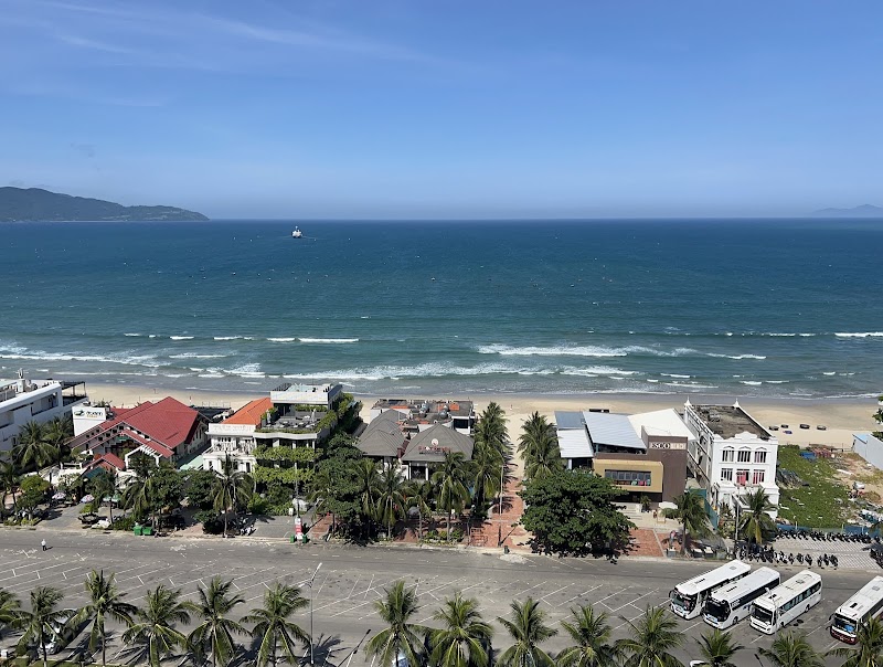 Monarque Hotel Danang — Son Tra (near My Khe Beach)