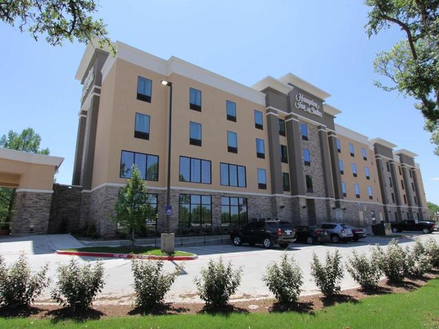 Hampton Inn & Suites Dallas Market Center — 1.7 km away from UT Dallas