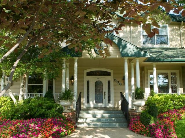 The Sanford House Inn & Spa — 1.6 km away from AT&T Stadium