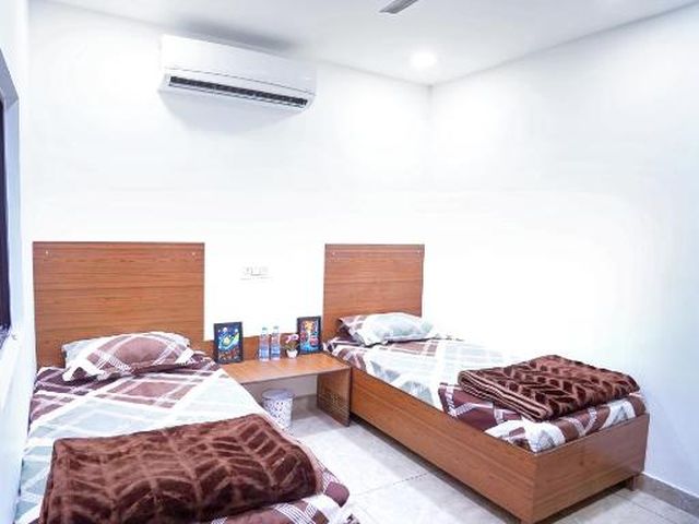 FlexiBay Boys Hostel North Campus — 1 km away from Delhi University