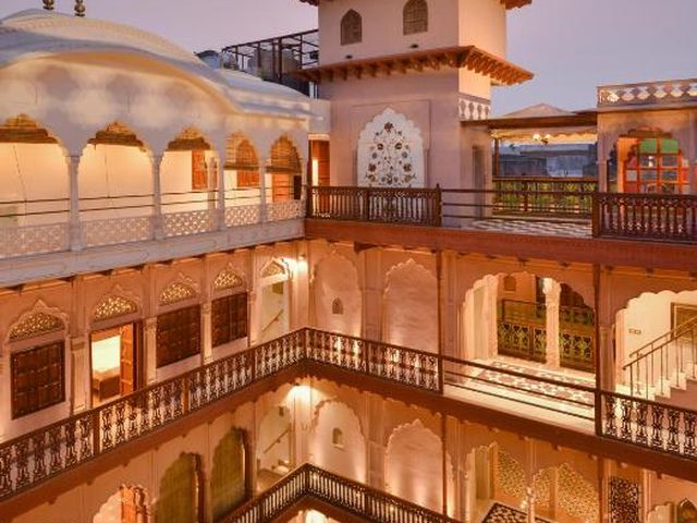 Haveli Dharampura & Golden Haveli- UNESCO awarded Boutique Heritage Hotel — 900 m away from Red Fort