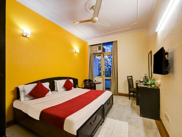 Hotel City Centre Inn Near Nizamuddin Railway Station — 1.1 km away from Humayun's Tomb