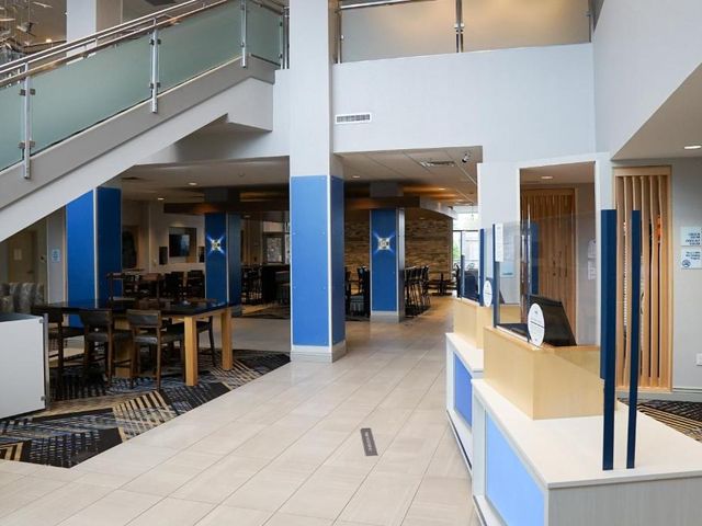 Holiday Inn Express & Suites - Aurora Medical Campus by IHG — 1.7 km away from UCHealth University of Colorado Hospital