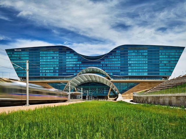The Westin Denver International Airport — 300 m from the airport