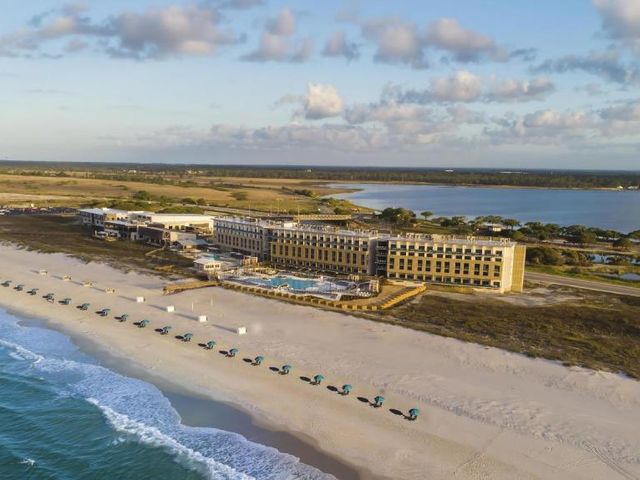 The Lodge at Gulf State Park, A Hilton Hotel — 2.3 km away from Hangout Music Festival
