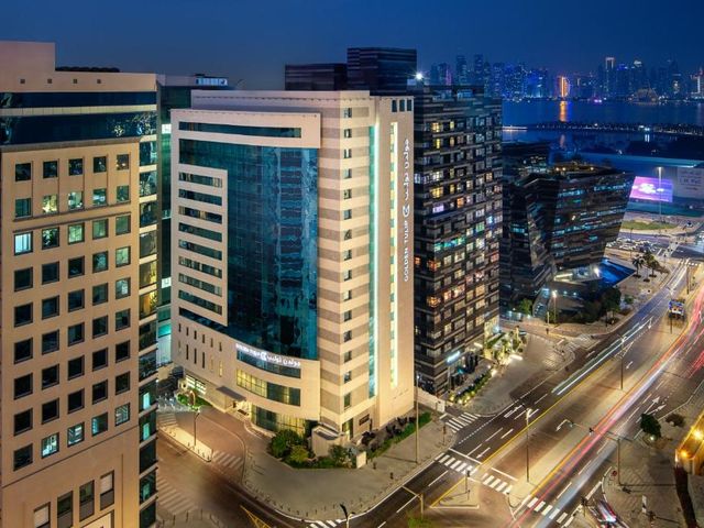Golden Tulip Doha Hotel — 800 m away from Museum of Islamic Art