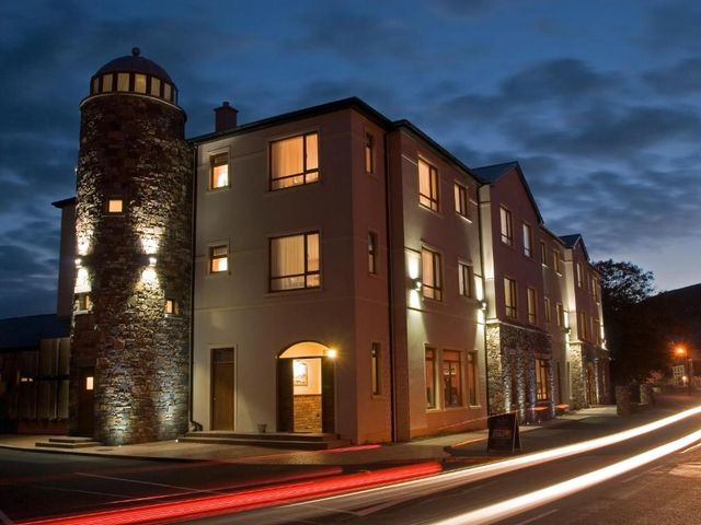 Beach Hotel & Restaurant — 15.7 km away from Fanad Head Lighthouse Donegal