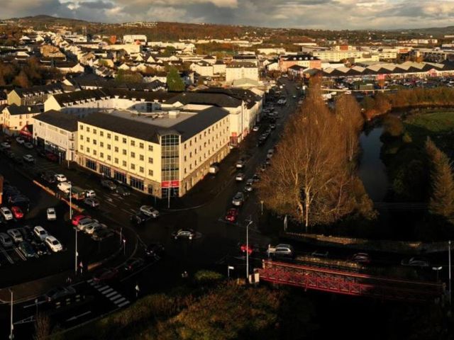 Station House Hotel Letterkenny — 18.1 km away from Glenveagh National Park Donegal