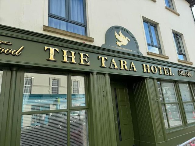 Tara Hotel — 15.4 km away from Slieve League Cliffs Donegal