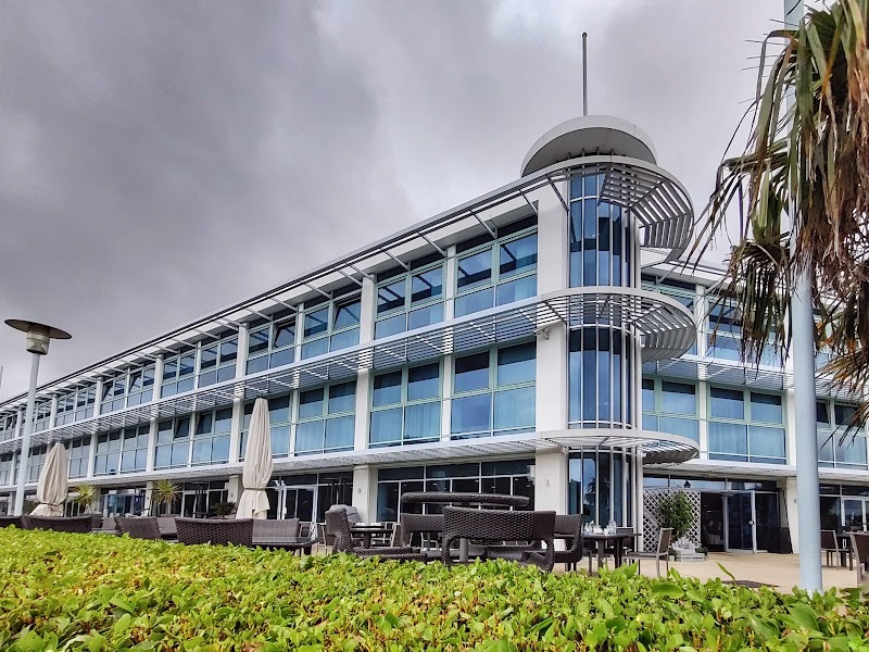 Captain's Club Hotel — Wick Lane