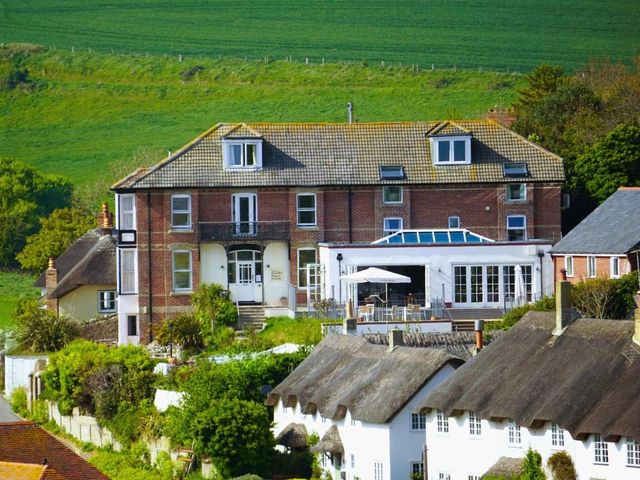 Durdle Door Hotel — 1.7 km away from Durdle Door Dorset