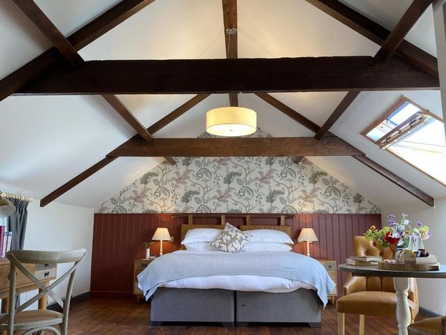 The Countryman Inn — 5.5 km away from Durdle Door Dorset