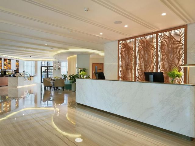 Arabian Park Dubai, an Edge by Rotana Hotel — 1.5 km away from Dubai Healthcare City
