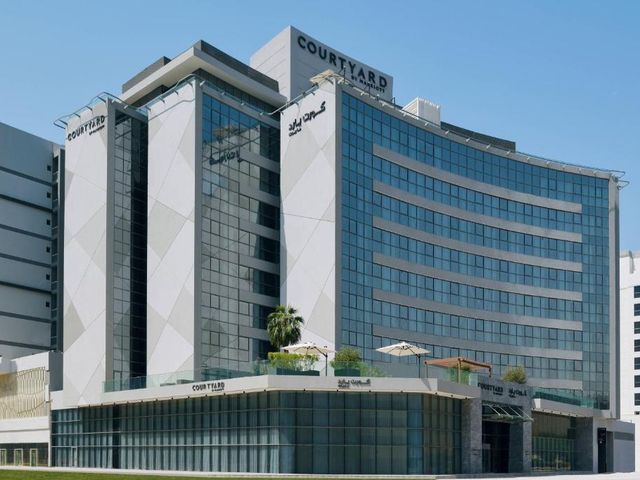 Courtyard by Marriott World Trade Centre, Dubai — 600 m away from GITEX Global