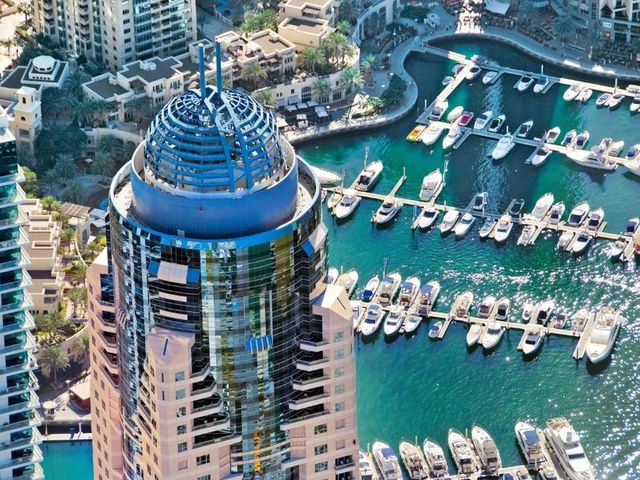 Dubai Marriott Harbour Hotel And Suites — 1.1 km away from American University in Dubai