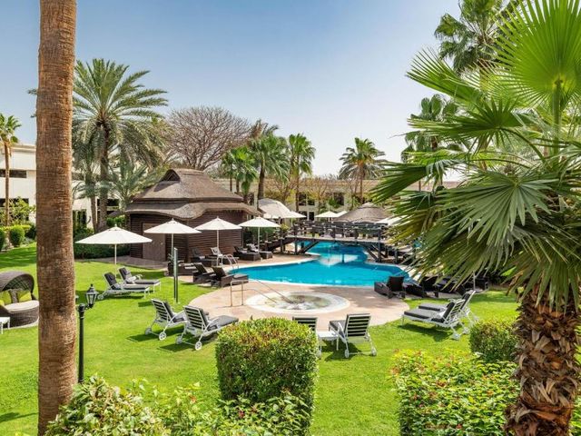 Le Méridien Dubai Hotel & Conference Centre — 900 m from the airport