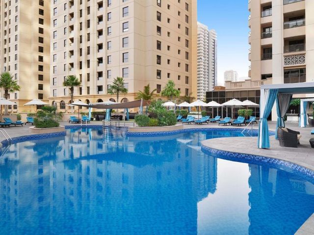 Mövenpick Hotel Jumeirah Beach — 600 m away from Dubai Marina