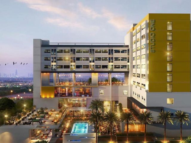 Studio One Hotel — 1.3 km away from Dubai Autodrome