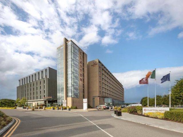 Clayton Hotel Dublin Airport — 2.5 km from the airport