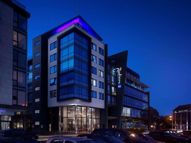 Radisson Blu Royal Hotel Dublin — 300 m away from St. Patrick's Cathedral