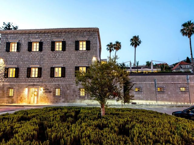 Hotel Supetar — 4.3 km from the airport