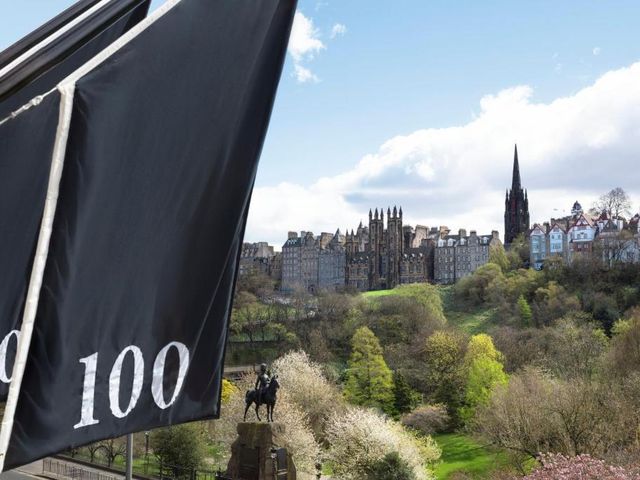 100 Princes Street — 300 m away from Edinburgh Castle