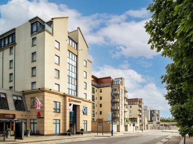 Edinburgh Marriott Hotel Holyrood — 350 m away from Holyrood Palace
