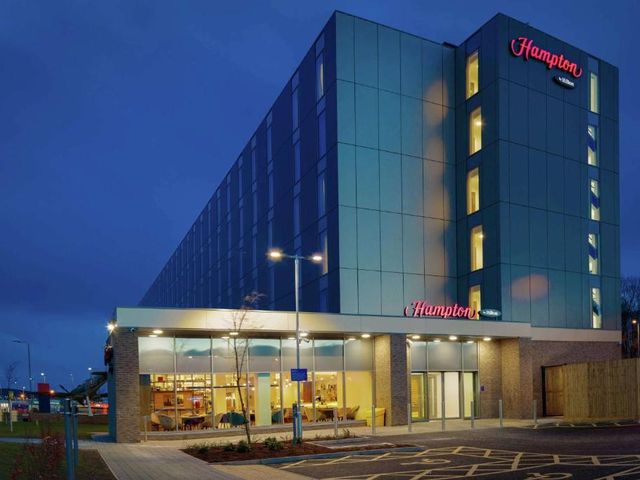 Hampton By Hilton Edinburgh Airport — 450 m from the airport