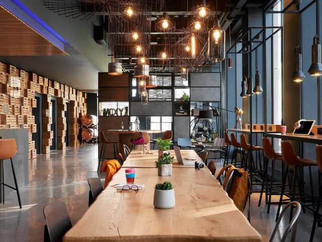 Moxy Edinburgh — 350 m away from EICC